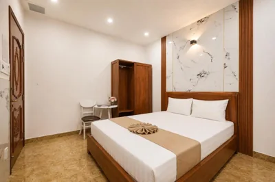 Standard Double Room — Yoyo Airport Saigon Hotel