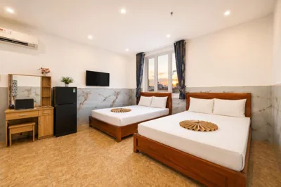 Superior Twin with City View — Yoyo Airport Saigon Hotel